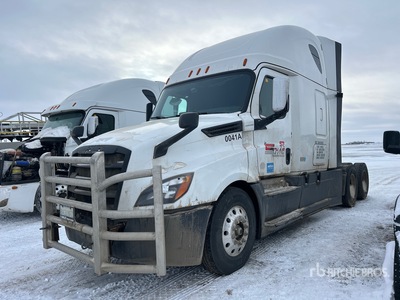 2019 Freightliner Cascadia 126 6x4 T/A Sleeper Truck Tractor