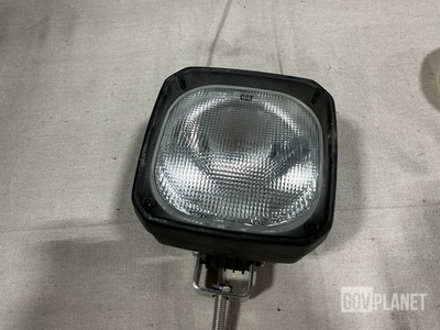 (11) Cat 9X-1439 Lamps