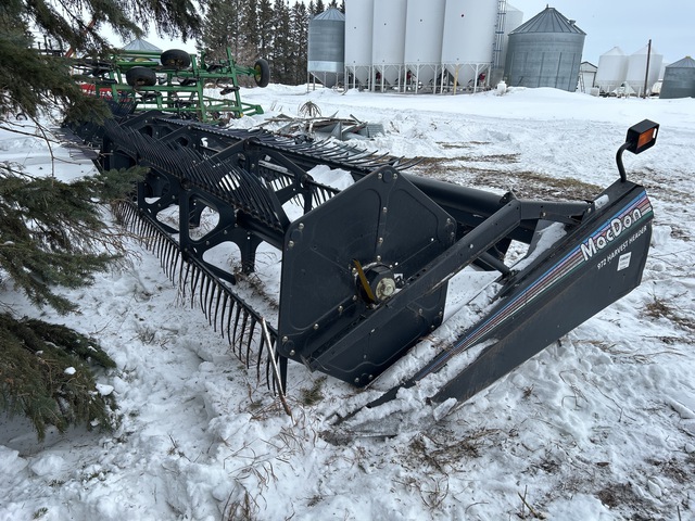 2001 MacDon 972 30 ft Draper Combine Header 2001 MacDon 972 30 ft Draper Combine Header