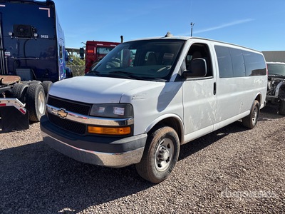 2019 Chevrolet Express 3500 10 Furgone passeggeri