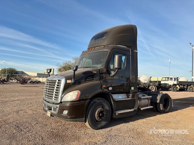 2017 Freightliner Cascadia 113 4x2 S/A Day Cab Truck Tractor