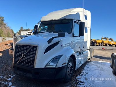 2023 Volvo VNL760 6x4 Cabeza Tractora Cabina Dormitorio (Inoperable)