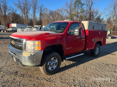 2013 Chevrolet Silverado 2500 4x4 Utility Truck