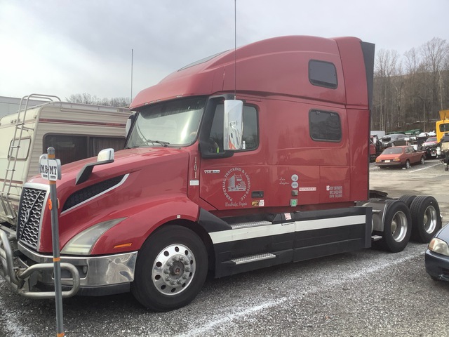 2019 Volvo VNL860 6x4 T/A Sleeper Truck Tractor (Inoperable)