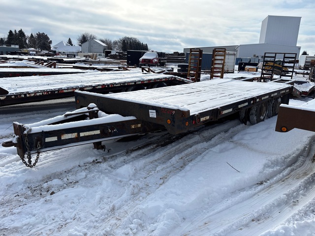 1996 Towmaster 24 ft T/A Equipment Trailer