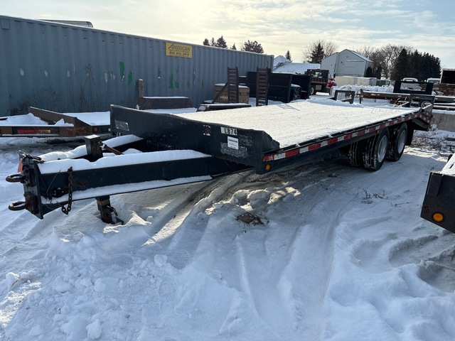 2002 B 23 ft T/A Equipment Trailer