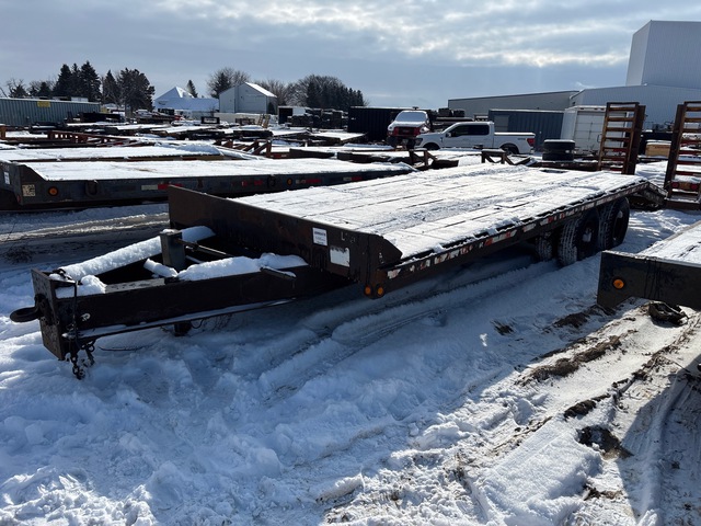 2004 B 24 ft T/A Equipment Trailer