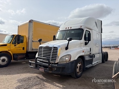 2015 Freightliner Cascadia 125 6x4 تراكتور شاحنة كابينة النوم (ثنائية المحور)