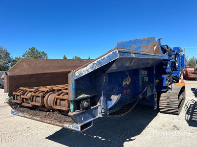 2020 Peterson 6710D Tracked Horizontal Grinder