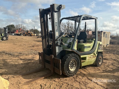 Clark CMP40D Forklift