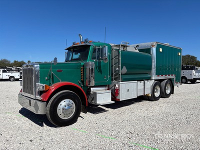 2001 Peterbilt 379 2000 gal 6x4 Fuel and Lube Truck