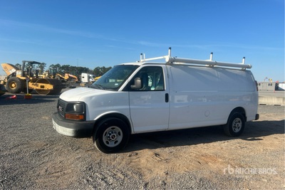 2014 GMC Savana 2500 Cargo Van