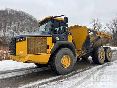 2018 John Deere 370E を見 Articulated Dump Truck