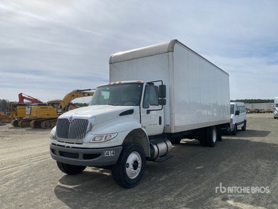 2019 International 4300 4x2 شاحنة فان (Inoperable)