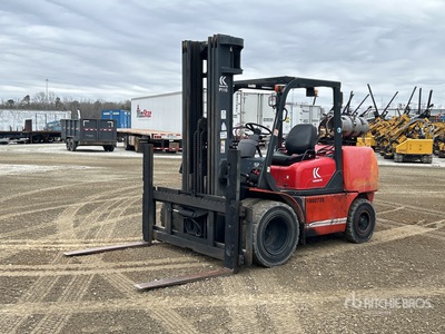 2005 Kalmar 9100 lb Pneumatic Tire Forklift