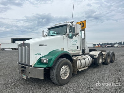 2013 Kenworth T800 8x4 Heavy Haul Tri/A Day Cab Truck Tractor