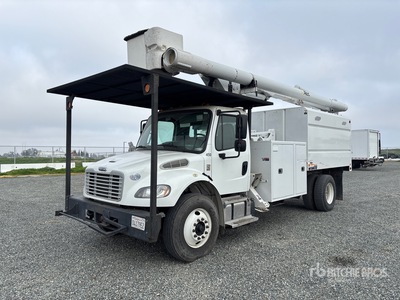 Altec LR760-E70 70 ft on 2016 Freightliner M2 106 4x2 Forestry Camion à godets
