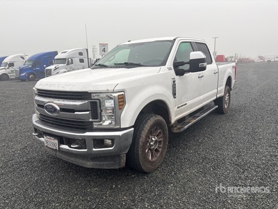 2019 Ford F-250 Super Duty XLT 4x4 Crew Cab بيك اب