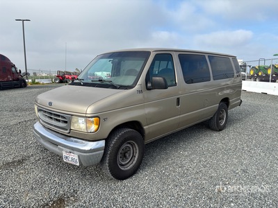 2000 Ford E-350 XL 10 Passenger Van