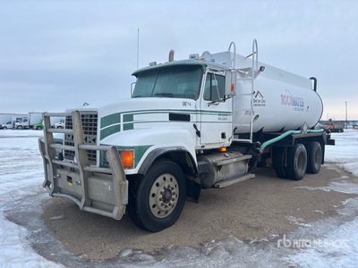 2002 Mack CH613 16050 L 6x4 Water vrachtwagen