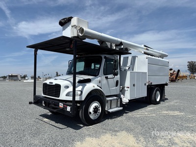 2020 Altec LR7-60E70 70 ft on 2020 Freightliner M2 106 4x2 Forestry Chipper Body Lkw-Arbeitsbühne