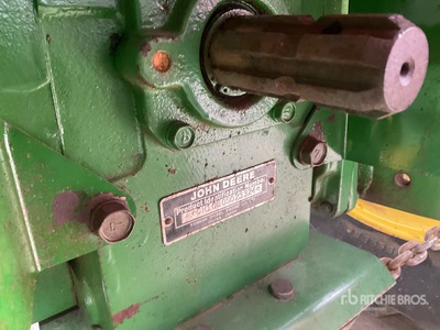 John Deere 1050 Utility Tractor