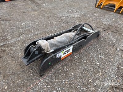 2026 GIYI GY-XJ7T 13 in Hydraulic Excavator Thumb - Fits Cat 7-9 ton (Unused)