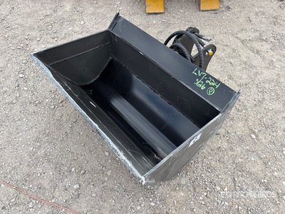 2026 GIYI GY-D5T 36 in Hydraulic Tilting Excavator Bucket - Fits Cat (Unused)
