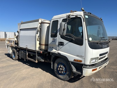 2001 Isuzu FRR 500 4x2 Camion de lubrification
