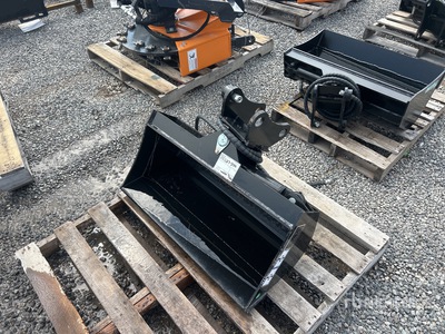 2026 GIYI GY-D3T 32 in Hydraulic Tilting Benna per escavatore - Fits CAT (Unused)