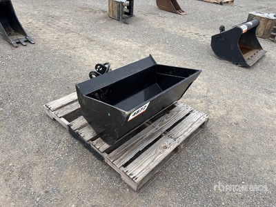 2026 GIYI GY-D5T 35 in Tilting Excavator Bucket - Fits Cat 3-5 Ton (Unused)