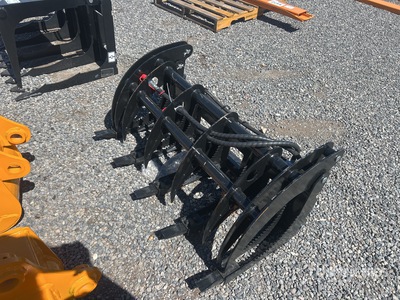 2026 GIYI GY-MCLG60 44 in Log Mini Skid Steer Grapple (Unused)