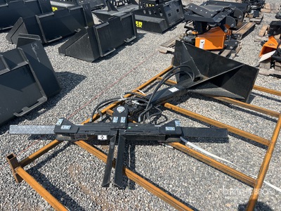 2026 GIYI GY-STL75 75 in Skid Steer Tire Lifter (Unused)