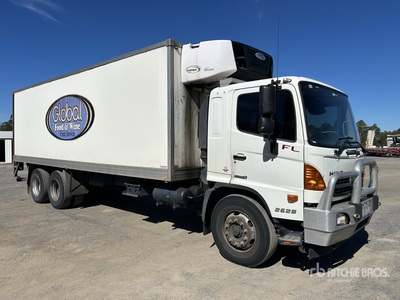 2015 Hino FL 500 Series 6x4 Kühlfahrzeuge