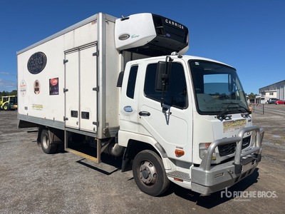 2014 Mitsubishi Fuso Fighter FK600 4x2 شاحنة مبردة