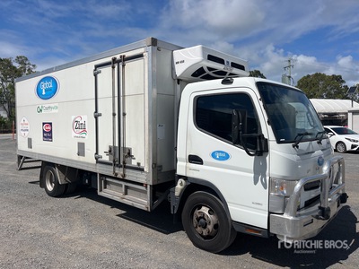 2017 Fuso Canter 4x2 冷蔵トラック