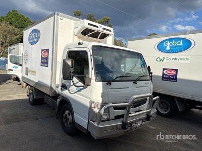 2014 Fuso Canter 4x2 冷蔵トラック