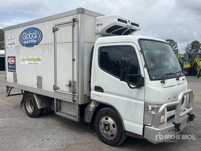 2014 Fuso Canter 4x2 冷蔵トラック