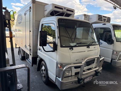 2014 Fuso Canter 4x2 冷蔵トラック