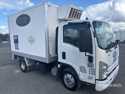 2008 Isuzu NPR 200 4x2 冷蔵トラック