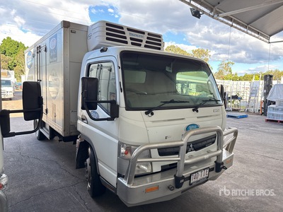 2013 Mitsubishi FE 4x2 冷蔵トラック