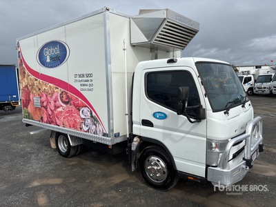 2015 Mitsubishi Fuso Canter 7/800 4x2 冷蔵トラック