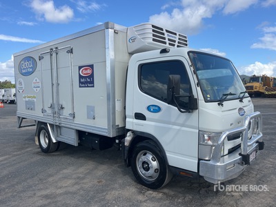 2014 Mitsubishi Fuso Canter 7/800 4x2 冷蔵トラック