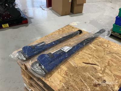 Quantity of (2) Pipe Wrench Varios, herramientas manuales (Unused)