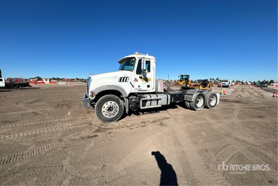 2015 Mack GU713 6x4 T/A Dagcabine Trekker