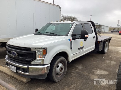 2020 Ford F-350 4x2 Crew Cab Flatbed Truck