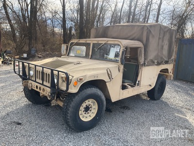 2006 AM General M1097R1 HMMWV 2 Door Soft Top w/Truck Body