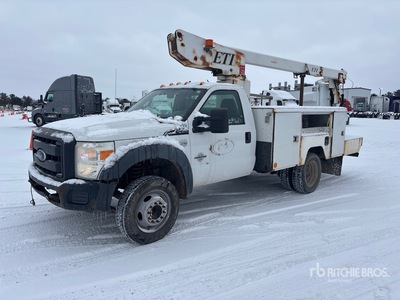 ETI ETT29SNT 29 ft on 2011 Ford F-450 XL 4x2 Camion nacelle