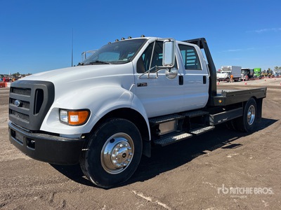 2006 Ford F-750 XL 4x2 Crew Cab Flatbed Truck