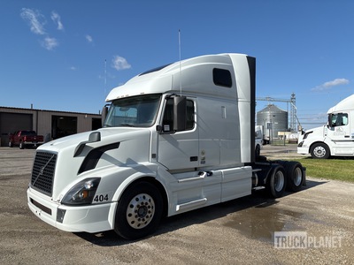 2017 Volvo VNL 6x4 T/A Sleeper Truck Tractor